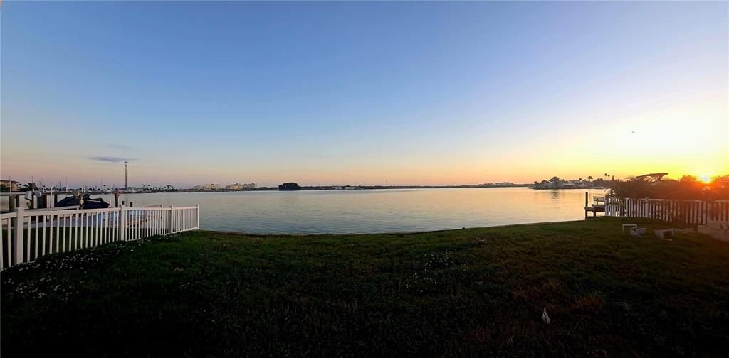 待售: $1,299,000 (0.11 acres)