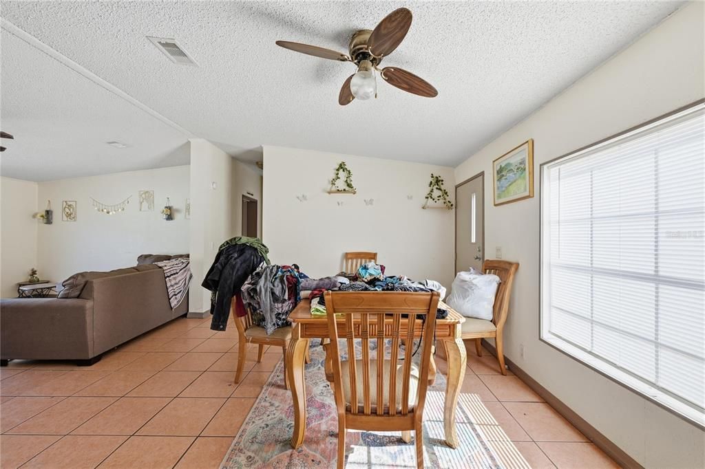 For Sale: $339,900 (6 beds, 4 baths, 2526 Square Feet)