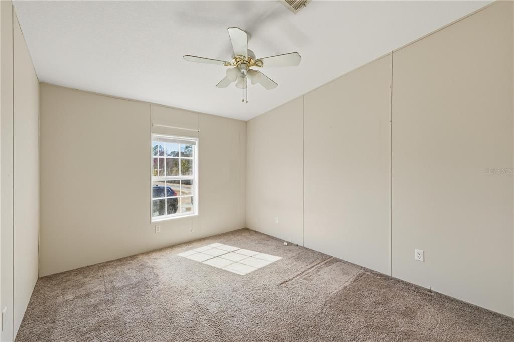 For Sale: $339,900 (6 beds, 4 baths, 2526 Square Feet)
