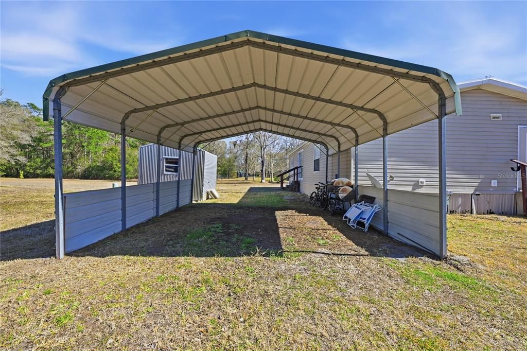 For Sale: $339,900 (6 beds, 4 baths, 2526 Square Feet)