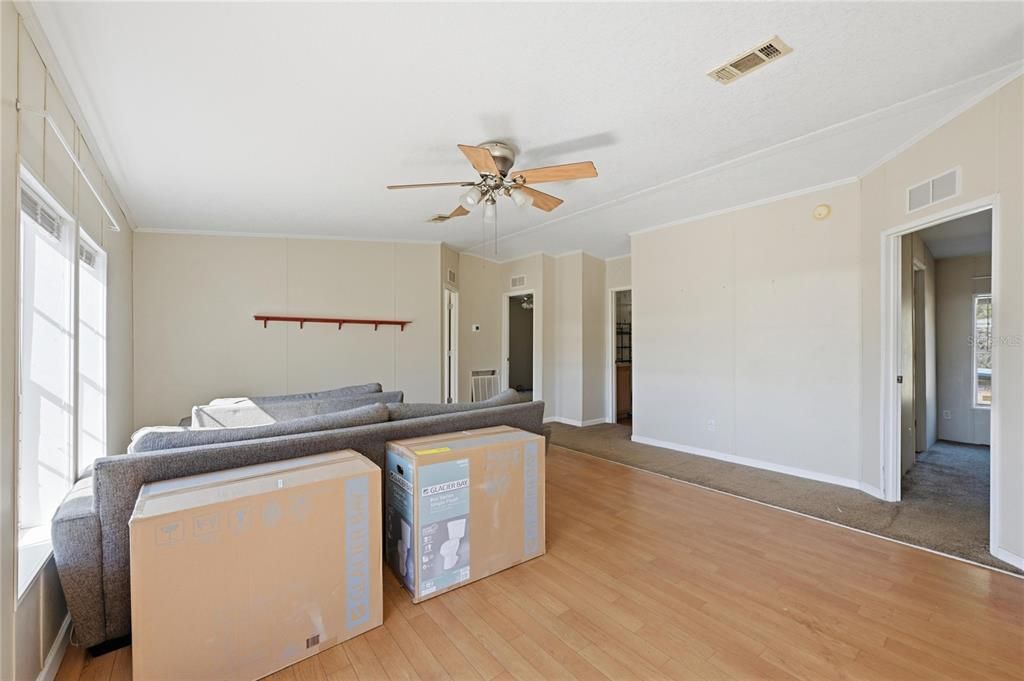 For Sale: $339,900 (6 beds, 4 baths, 2526 Square Feet)