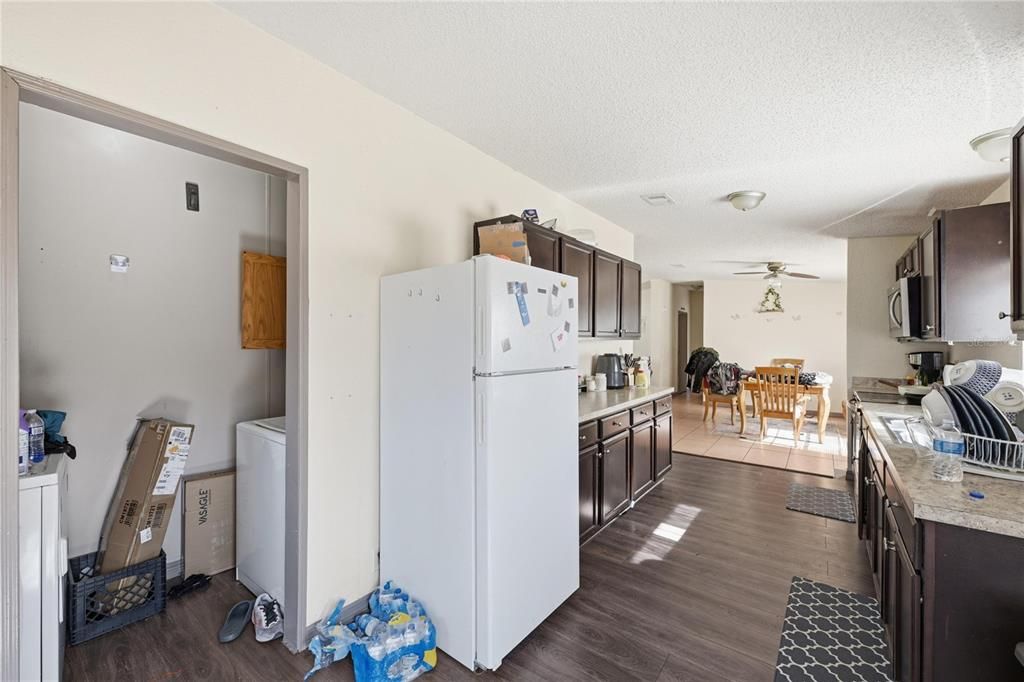 For Sale: $339,900 (6 beds, 4 baths, 2526 Square Feet)