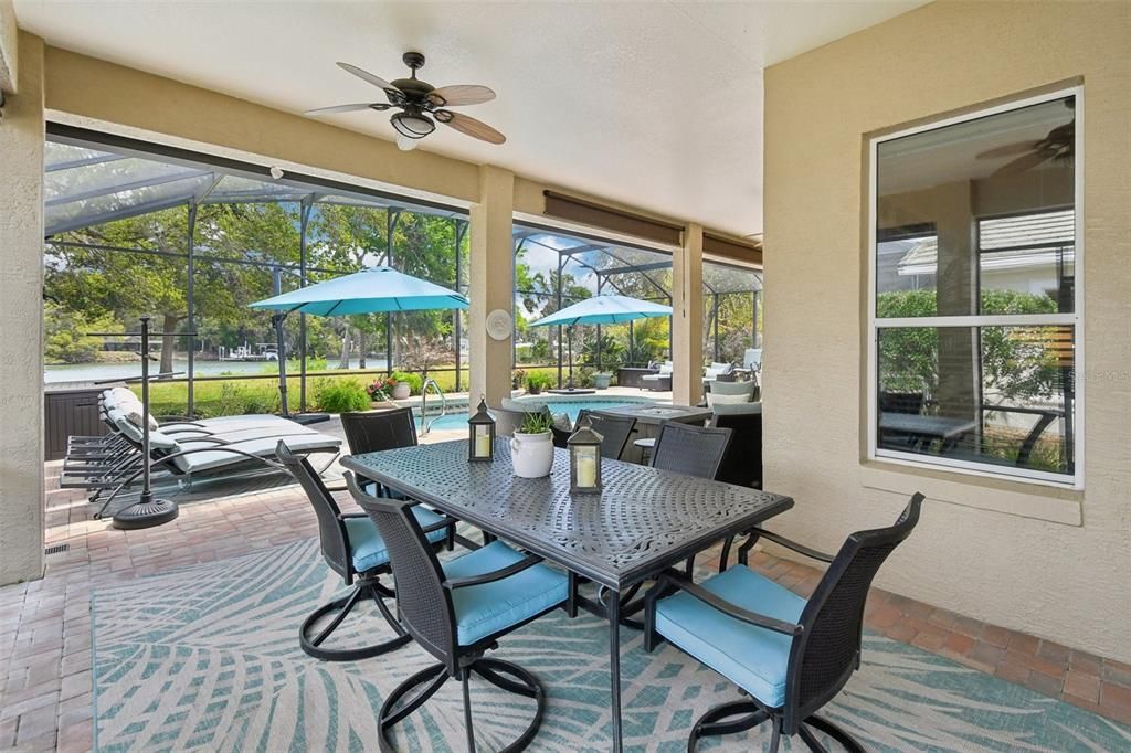 For Sale: $1,499,000 (4 beds, 3 baths, 2674 Square Feet)