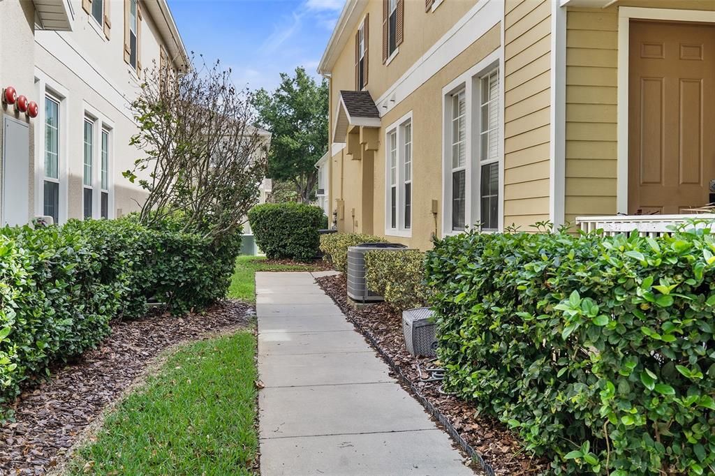 待售: $210,000 (2 贝兹, 2 浴室, 1316 平方英尺)