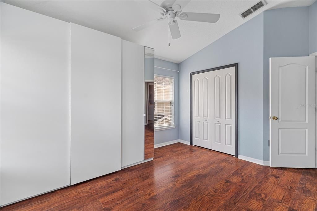 待售: $210,000 (2 贝兹, 2 浴室, 1316 平方英尺)