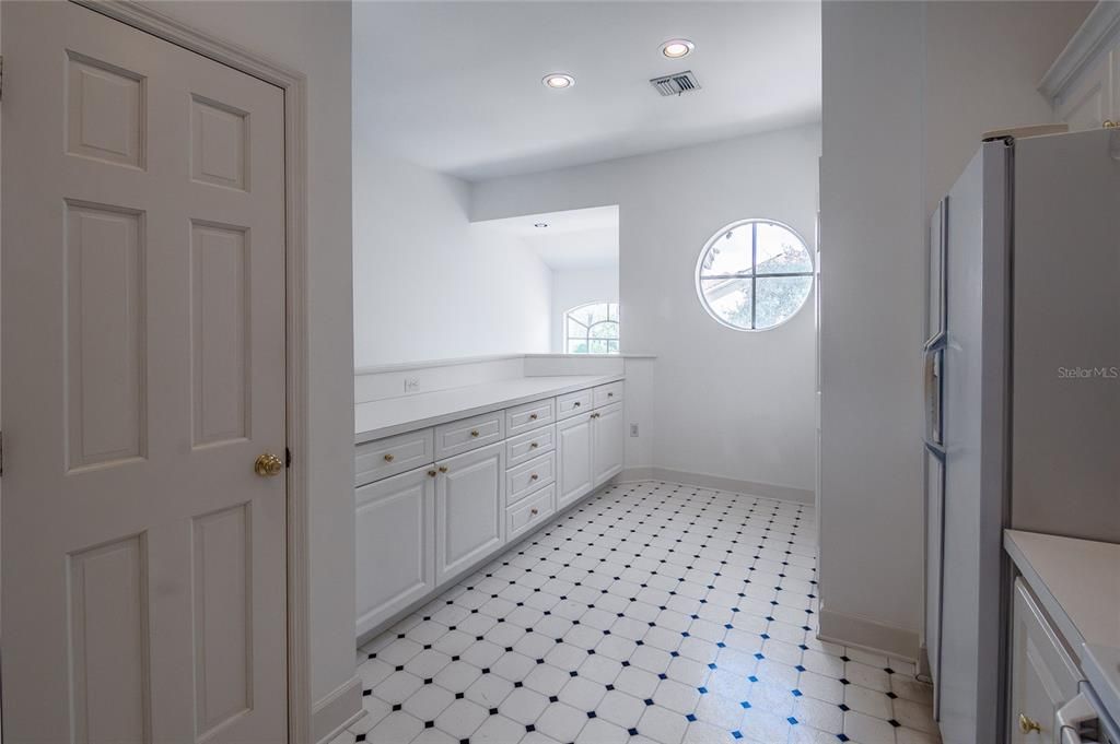For Rent: $2,200 (3 beds, 2 baths, 1349 Square Feet)
