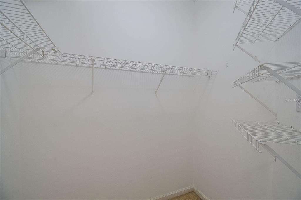 For Rent: $2,200 (3 beds, 2 baths, 1349 Square Feet)