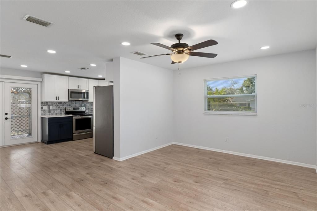 Activo con contrato: $248,000 (3 camas, 2 baños, 1104 Pies cuadrados)