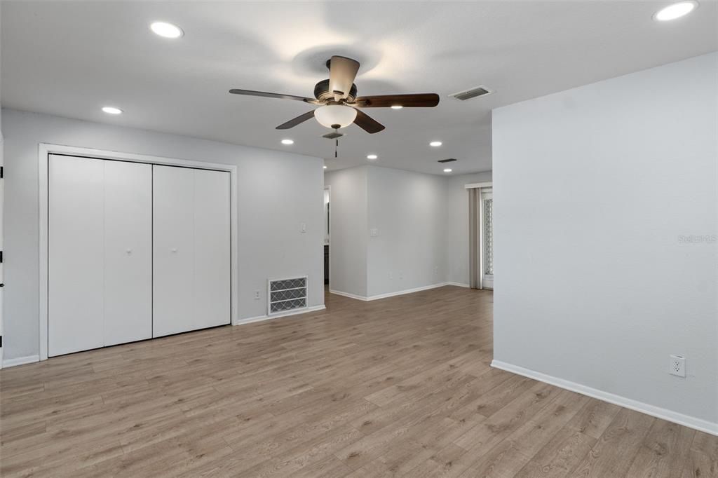 Activo con contrato: $248,000 (3 camas, 2 baños, 1104 Pies cuadrados)