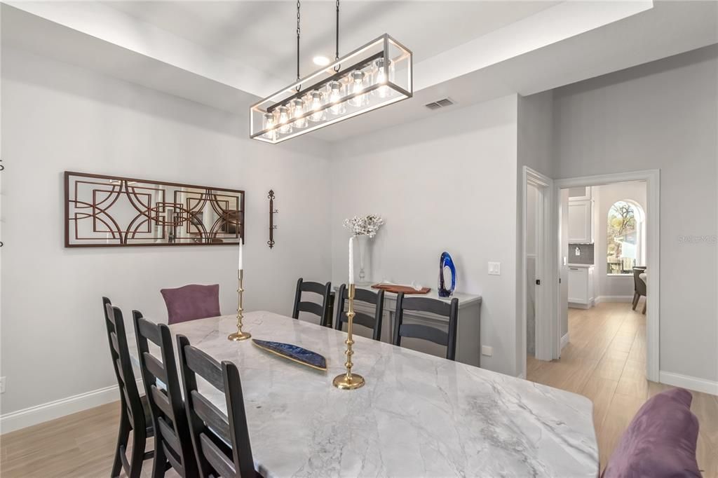 En Venta: $1,399,000 (3 camas, 3 baños, 3369 Pies cuadrados)