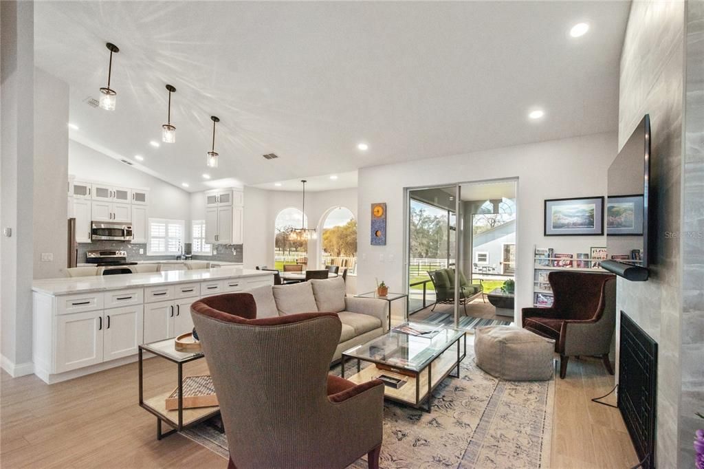 En Venta: $1,399,000 (3 camas, 3 baños, 3369 Pies cuadrados)