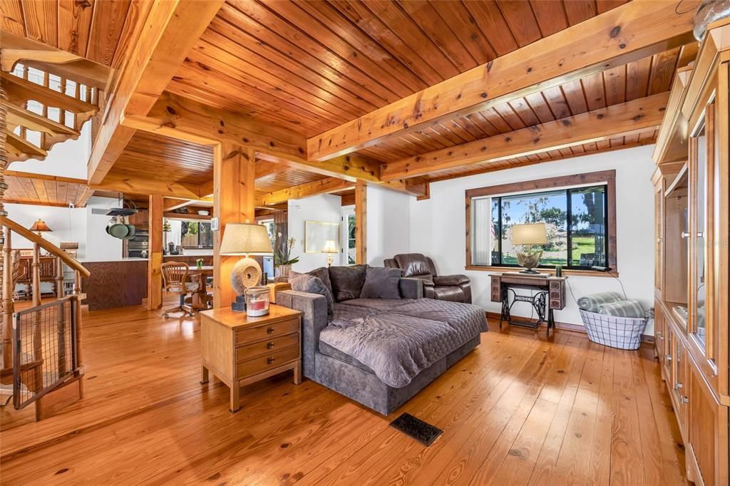 En Venta: $849,900 (5 camas, 3 baños, 3465 Pies cuadrados)