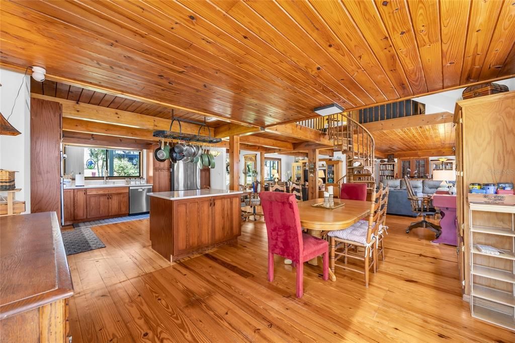En Venta: $849,900 (5 camas, 3 baños, 3465 Pies cuadrados)