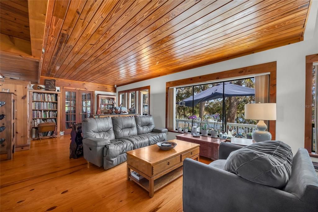 En Venta: $849,900 (5 camas, 3 baños, 3465 Pies cuadrados)