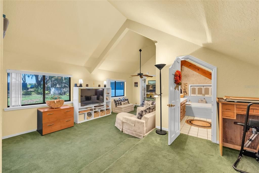 En Venta: $849,900 (5 camas, 3 baños, 3465 Pies cuadrados)