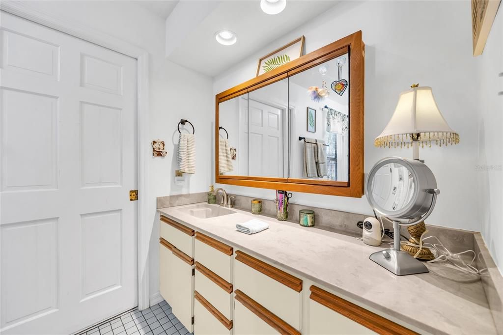 En Venta: $849,900 (5 camas, 3 baños, 3465 Pies cuadrados)