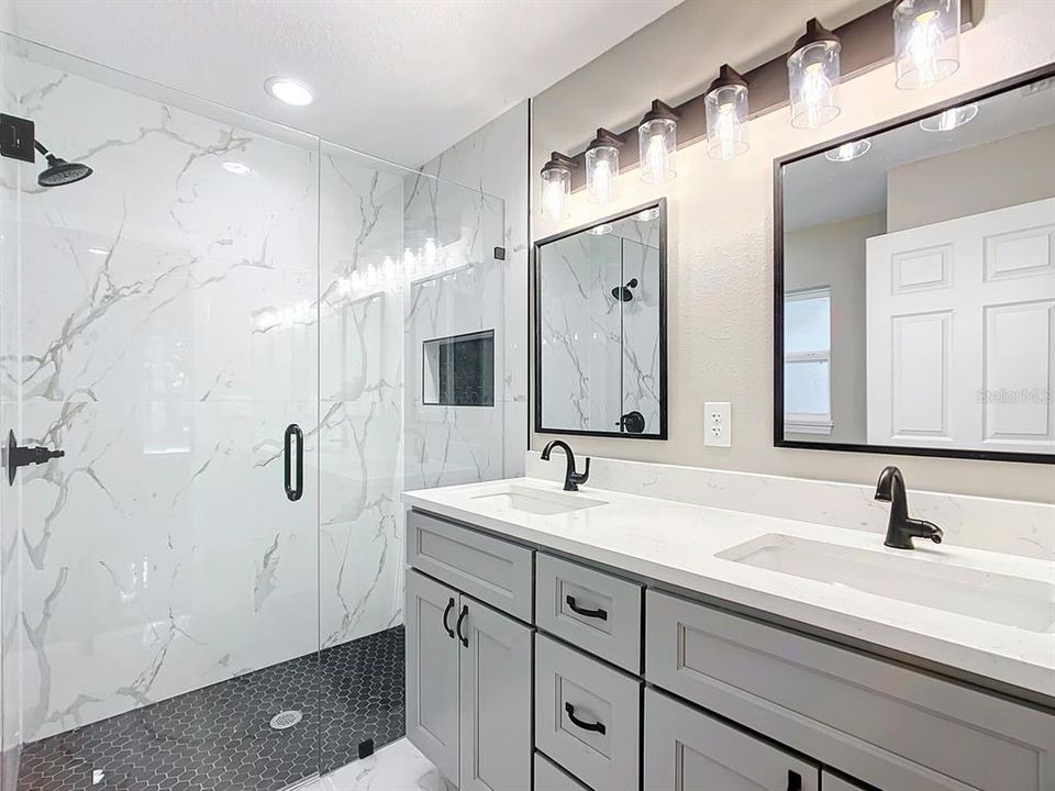 En Venta: $349,900 (3 camas, 2 baños, 1396 Pies cuadrados)