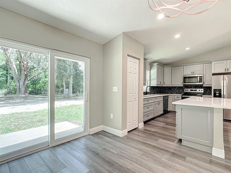 En Venta: $349,900 (3 camas, 2 baños, 1396 Pies cuadrados)