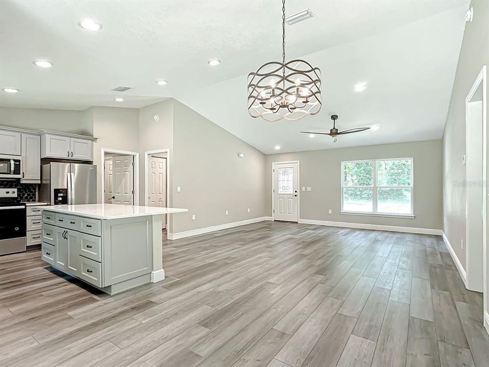 En Venta: $349,900 (3 camas, 2 baños, 1396 Pies cuadrados)