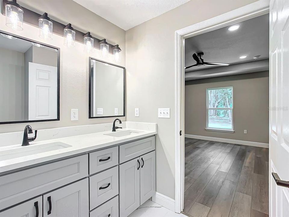 En Venta: $349,900 (3 camas, 2 baños, 1396 Pies cuadrados)