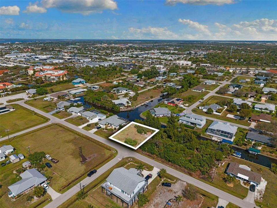 На продажу: $125,000 (0.23 acres)