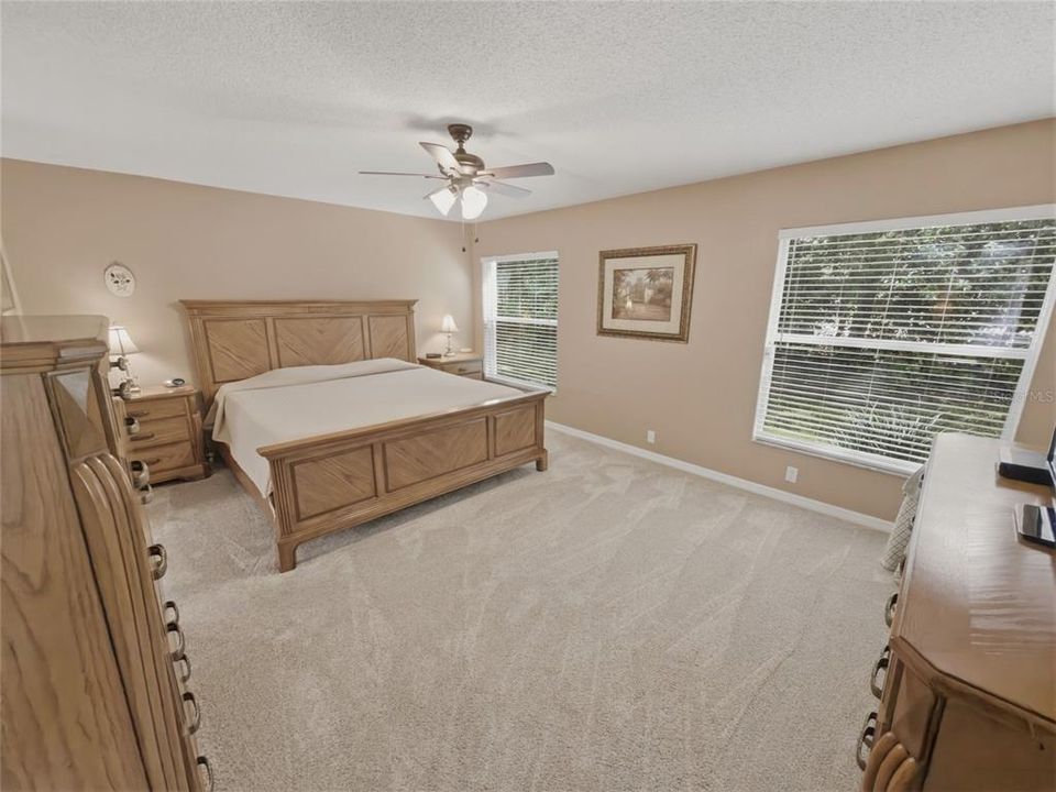 Active With Contract: $279,900 (3 beds, 2 baths, 1683 Square Feet)