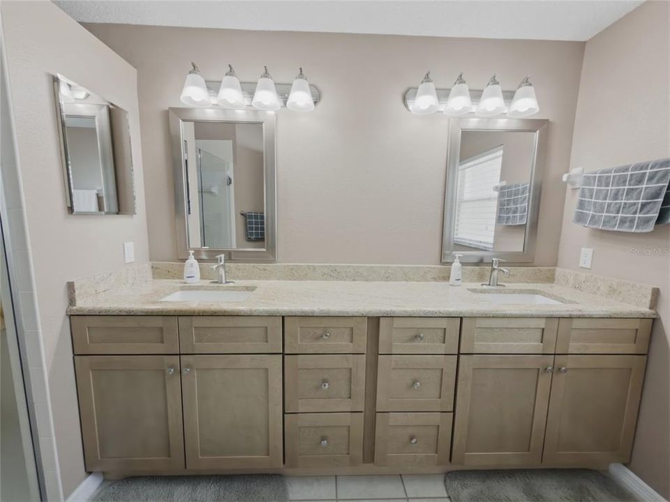 Active With Contract: $279,900 (3 beds, 2 baths, 1683 Square Feet)