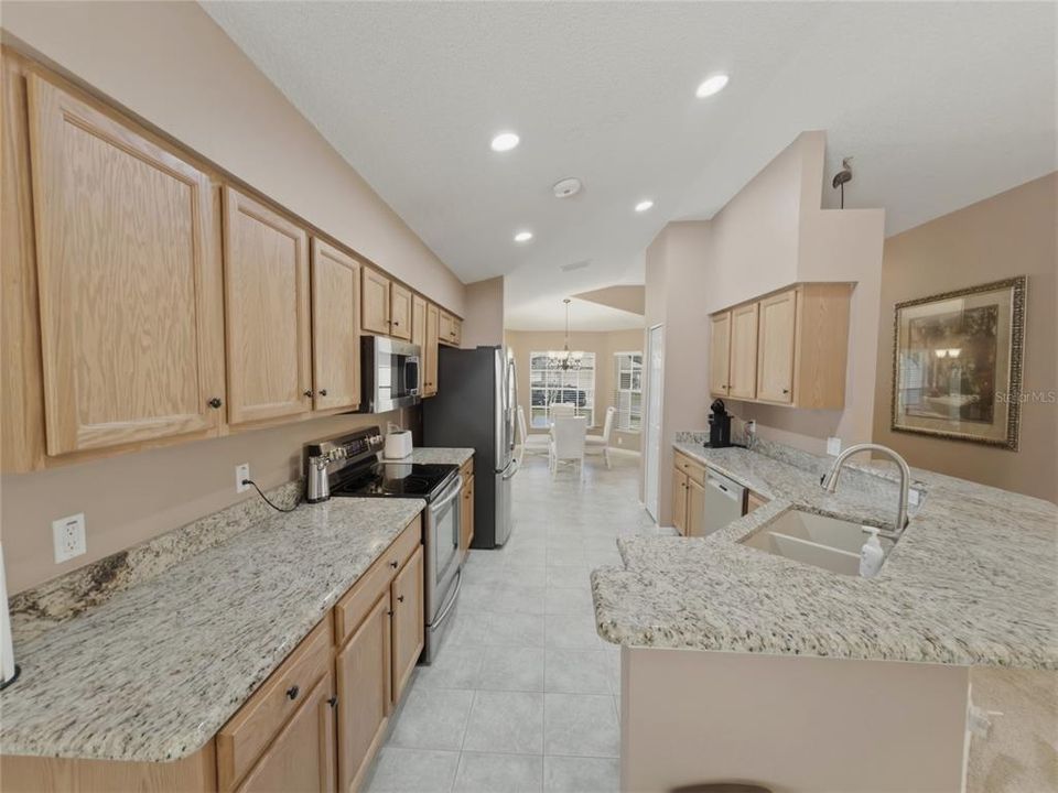 Active With Contract: $279,900 (3 beds, 2 baths, 1683 Square Feet)