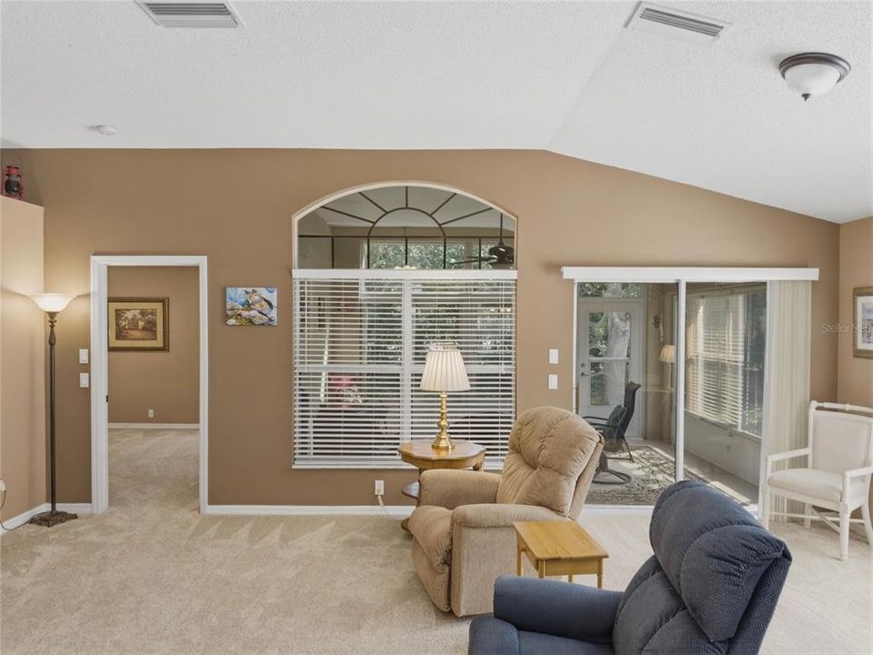 Active With Contract: $279,900 (3 beds, 2 baths, 1683 Square Feet)