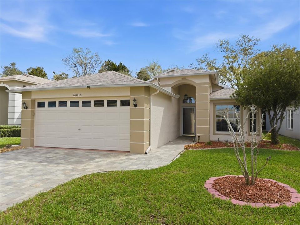 Active With Contract: $279,900 (3 beds, 2 baths, 1683 Square Feet)