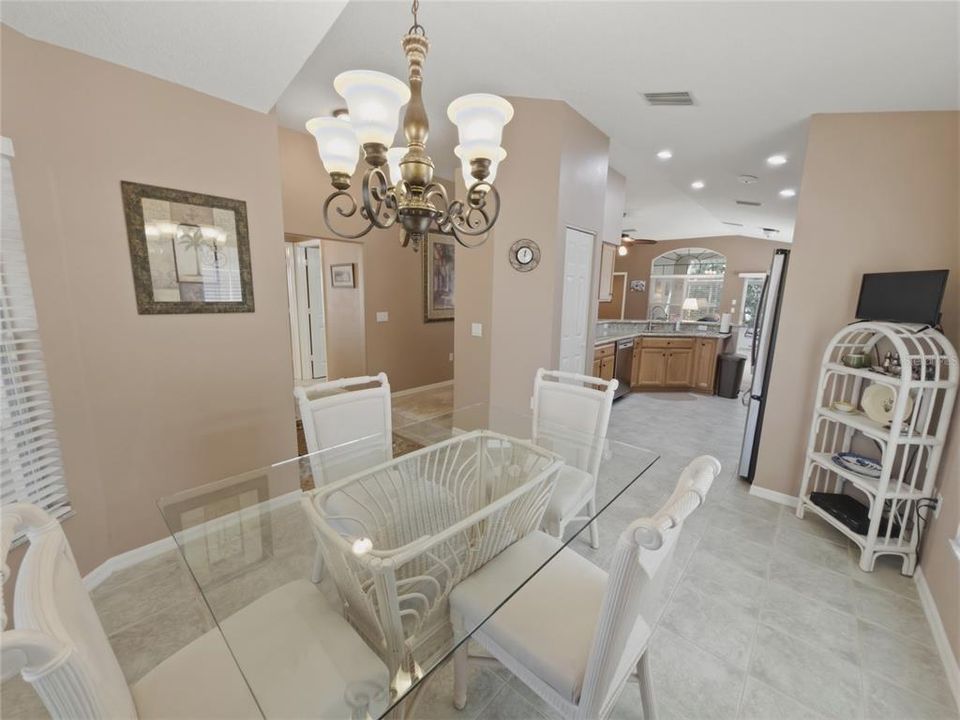 Active With Contract: $279,900 (3 beds, 2 baths, 1683 Square Feet)