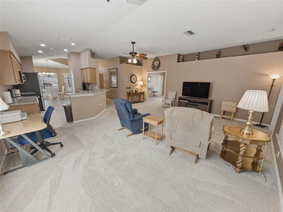 Active With Contract: $279,900 (3 beds, 2 baths, 1683 Square Feet)