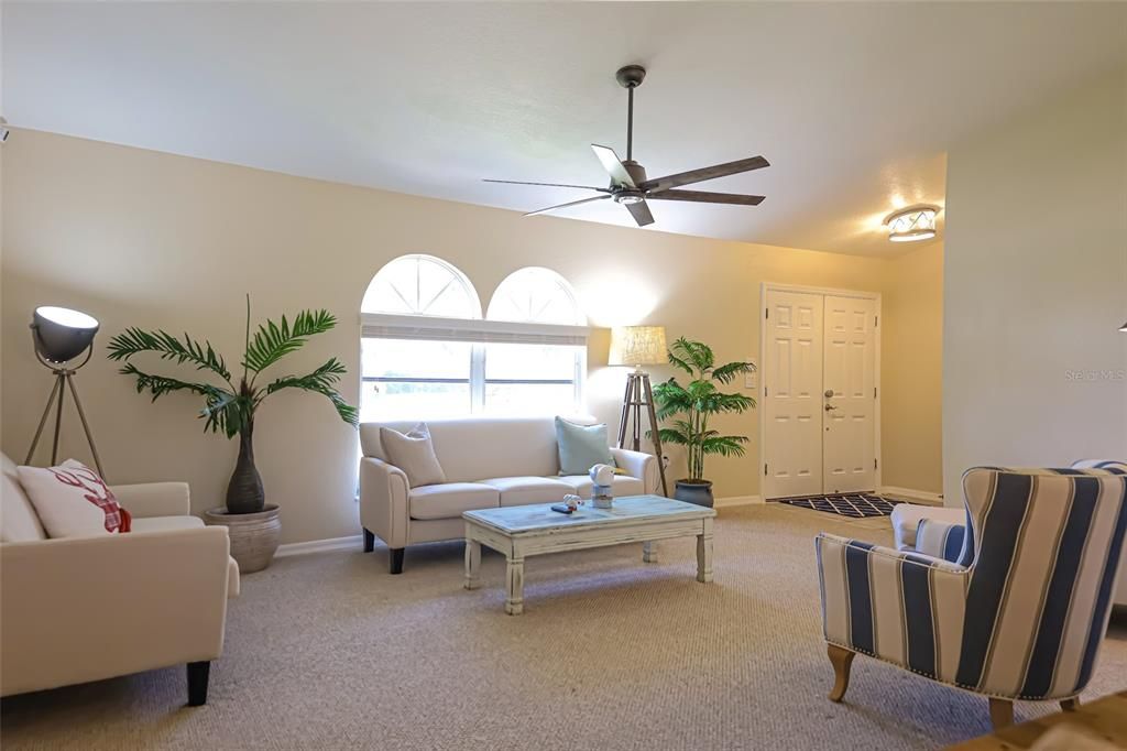 Active With Contract: $2,600 (3 beds, 2 baths, 2019 Square Feet)