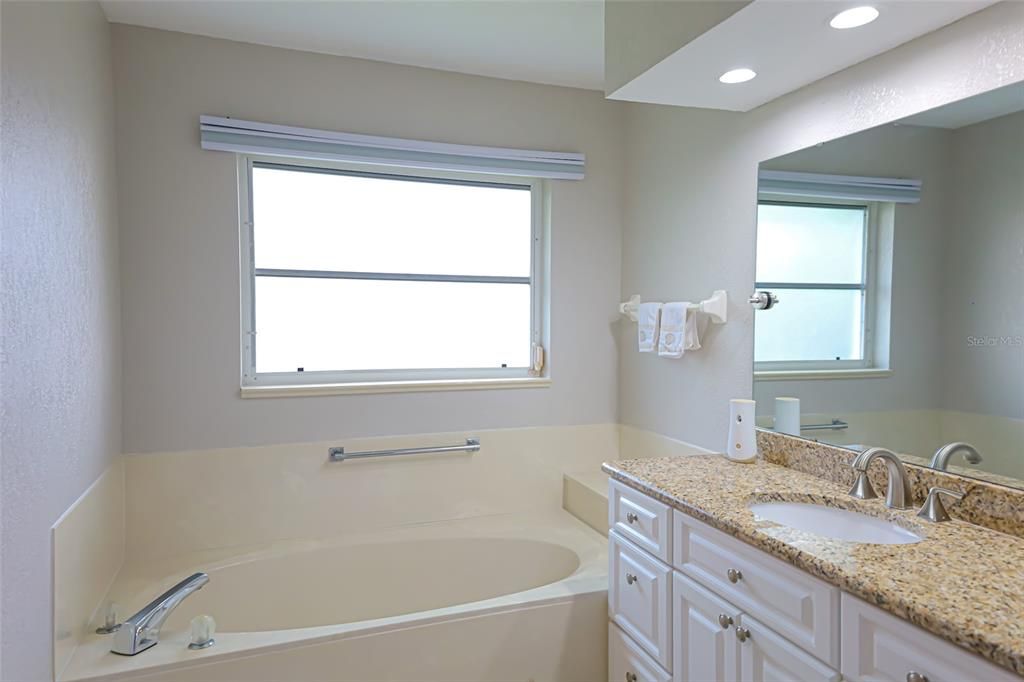 Active With Contract: $2,600 (3 beds, 2 baths, 2019 Square Feet)