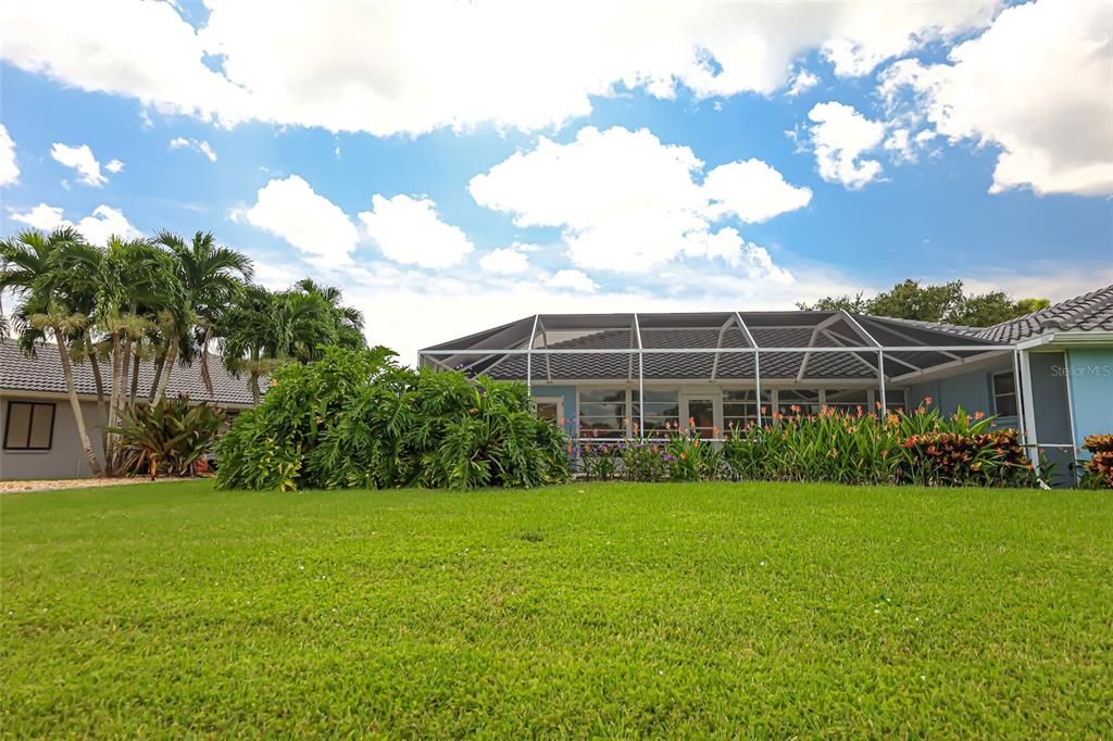 Active With Contract: $2,600 (3 beds, 2 baths, 2019 Square Feet)