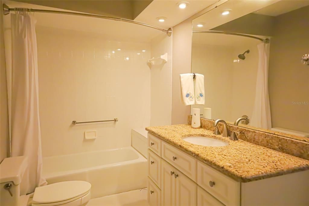 Active With Contract: $2,600 (3 beds, 2 baths, 2019 Square Feet)