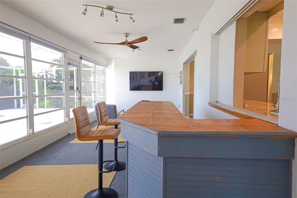 Active With Contract: $2,600 (3 beds, 2 baths, 2019 Square Feet)