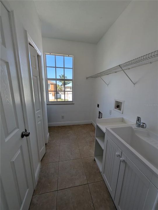 En Renta: $3,150 (3 camas, 2 baños, 1925 Pies cuadrados)