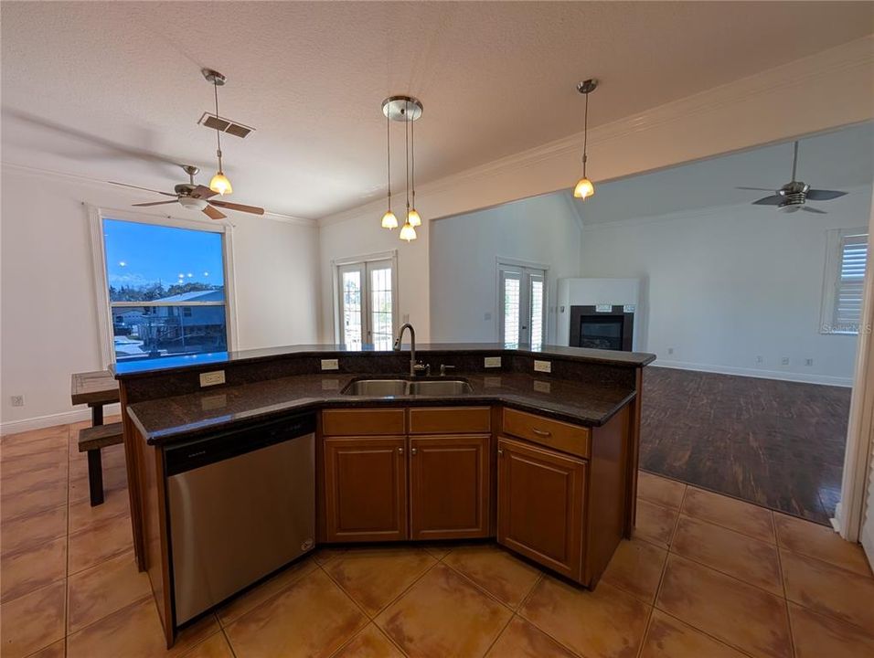 En Renta: $3,150 (3 camas, 2 baños, 1925 Pies cuadrados)