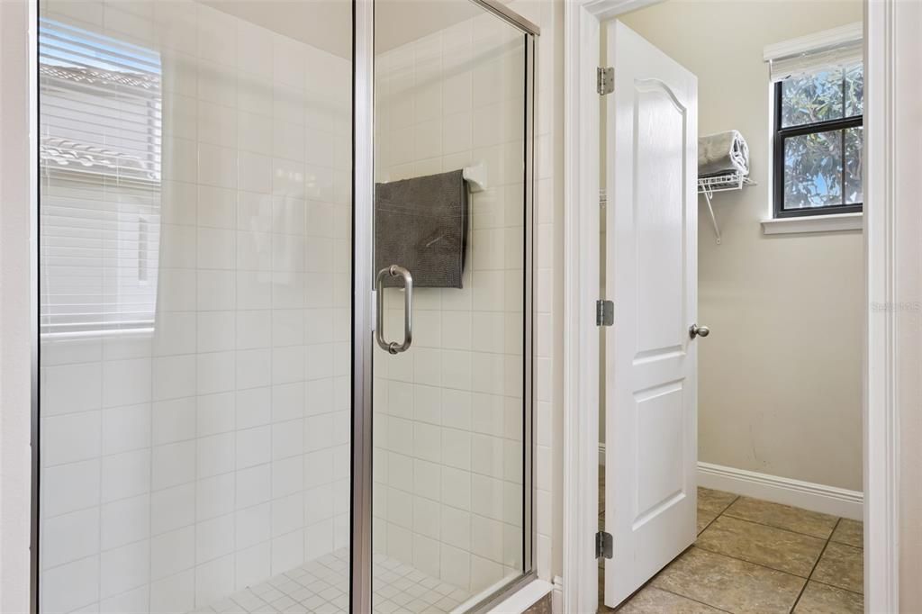 En Venta: $357,000 (4 camas, 3 baños, 2060 Pies cuadrados)