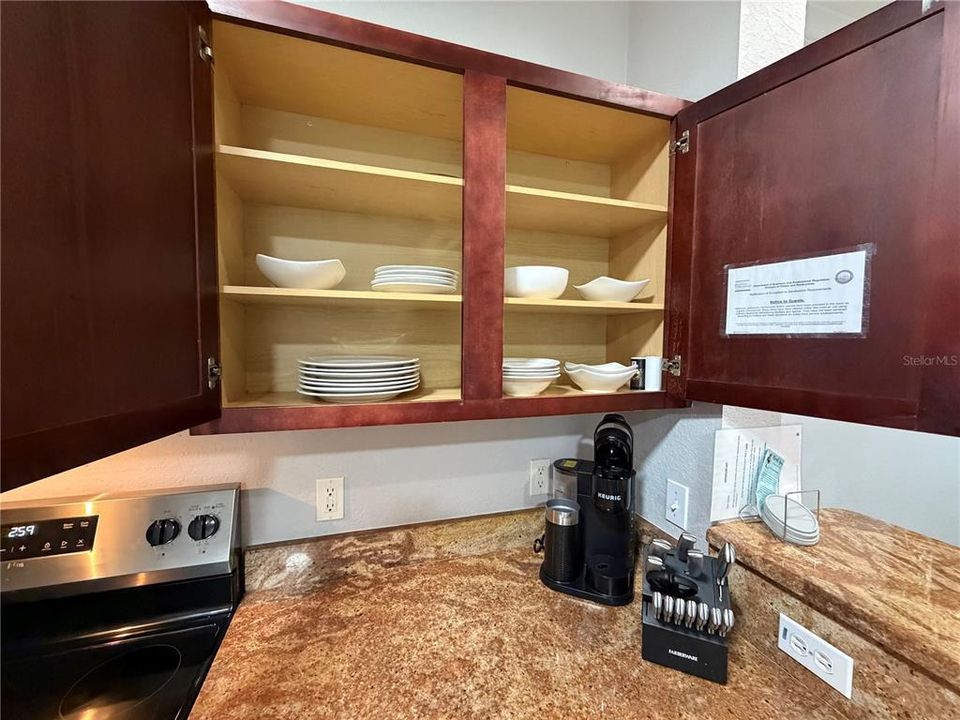 Active With Contract: $193,900 (3 beds, 2 baths, 1244 Square Feet)