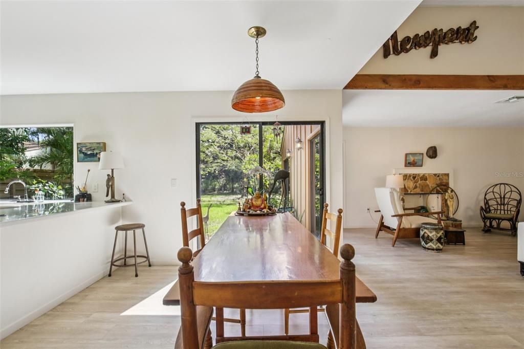 待售: $475,000 (3 贝兹, 2 浴室, 1716 平方英尺)