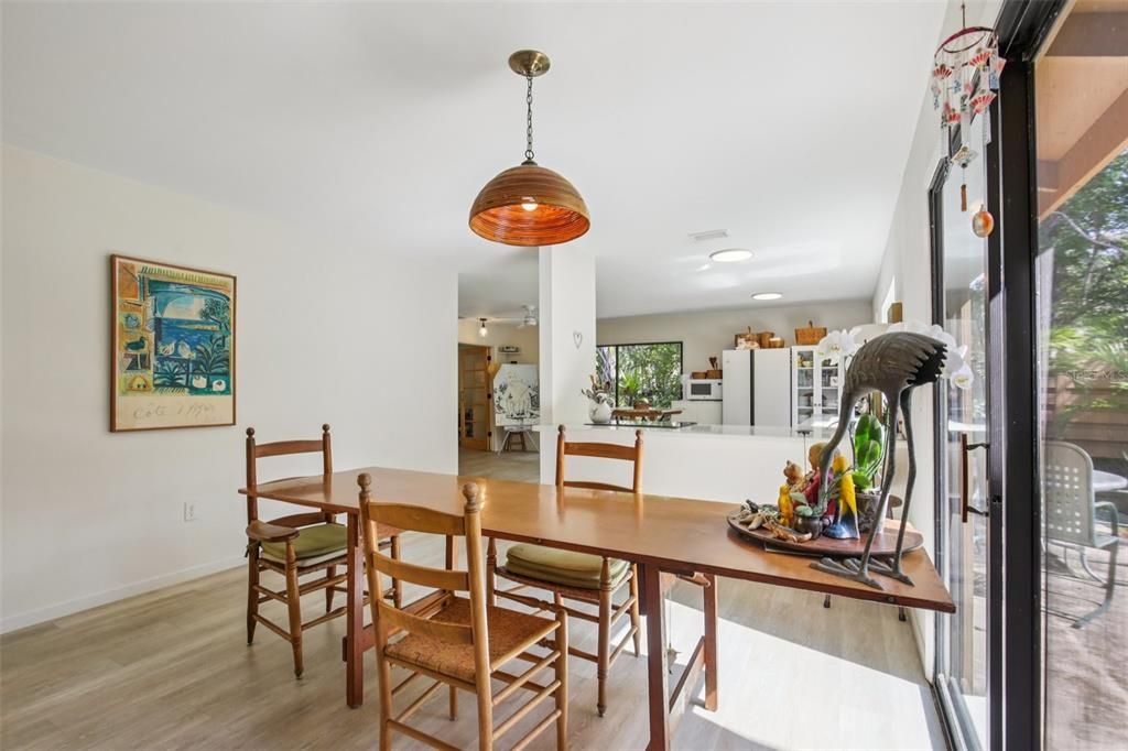 待售: $475,000 (3 贝兹, 2 浴室, 1716 平方英尺)