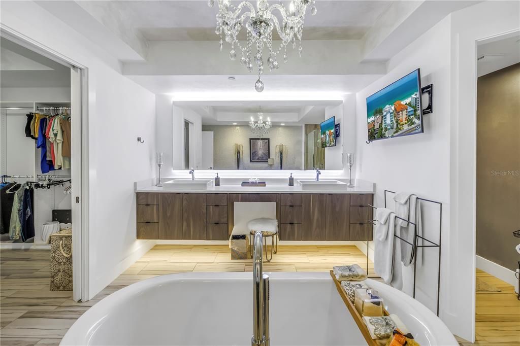 На продажу: $4,295,000 (3 спален, 3 ванн, 3620 Квадратных фут)