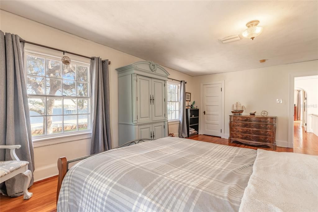 На продажу: $1,400,000 (5 спален, 6 ванн, 4529 Квадратных фут)