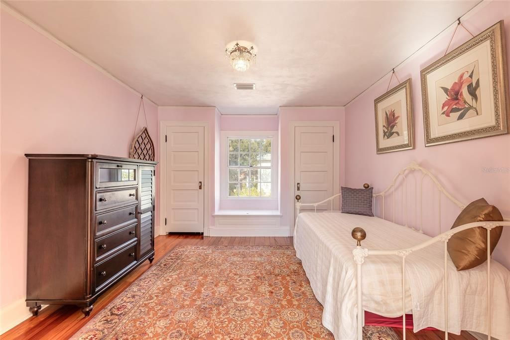 На продажу: $1,400,000 (5 спален, 6 ванн, 4529 Квадратных фут)