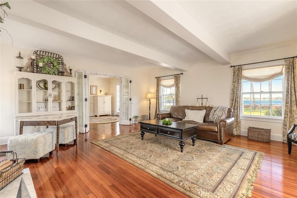 На продажу: $1,400,000 (5 спален, 6 ванн, 4529 Квадратных фут)