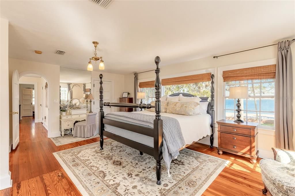 На продажу: $1,400,000 (5 спален, 6 ванн, 4529 Квадратных фут)