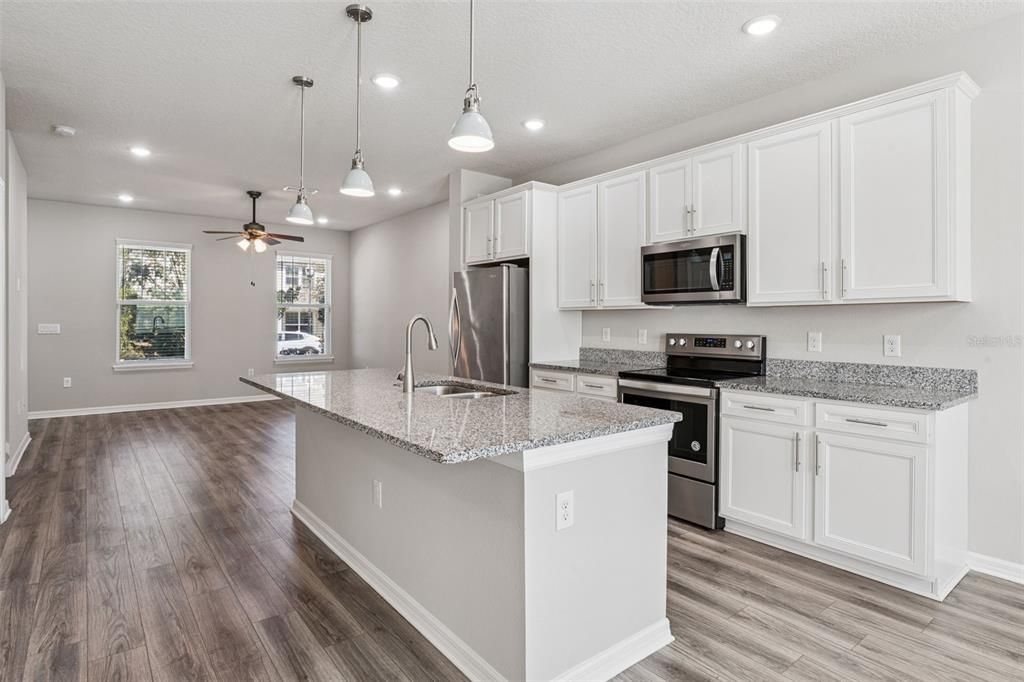 For Sale: $360,000 (2 beds, 2 baths, 1472 Square Feet)