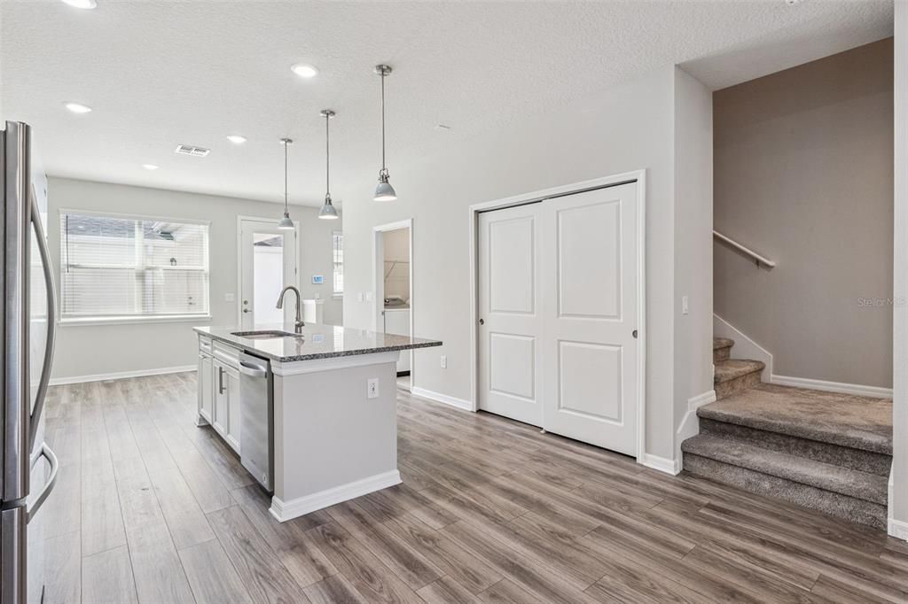 For Sale: $360,000 (2 beds, 2 baths, 1472 Square Feet)